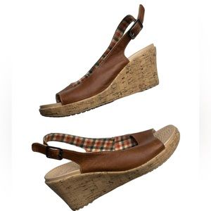 Womens Crocs Cognac Leather Peep Toe Sling Back Wedge Sandal‎ Size 9